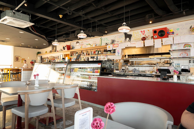 Yans Deli, Montréal