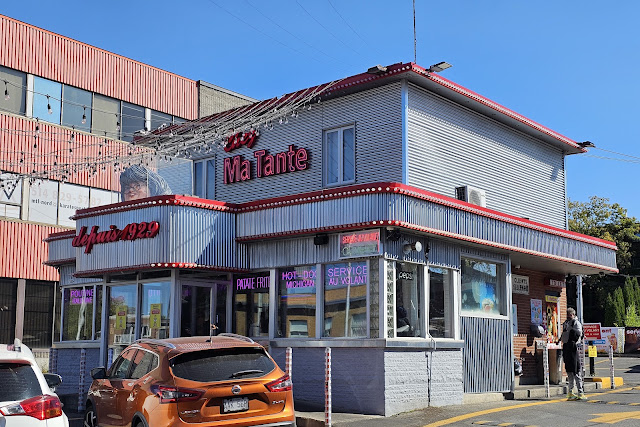 Chez Ma tante, Montréal